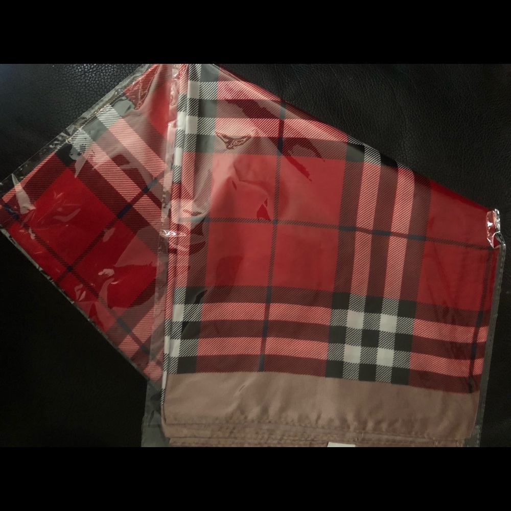 Red Scarf - Picture 3 of 4